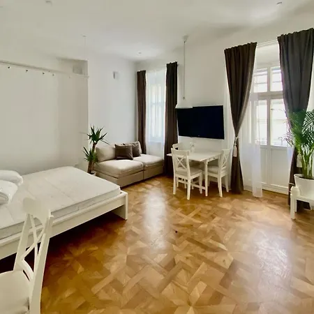 Appartamento Ars Longa Lubiana