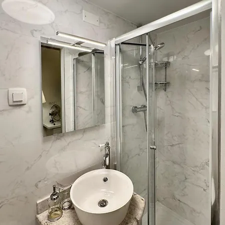 Apartma Ars Longa *
